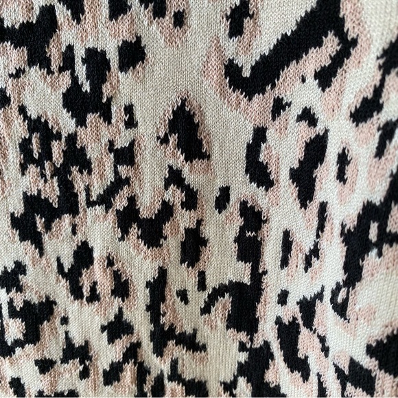 express leopard print fitted sweater - Picture 3 of 6